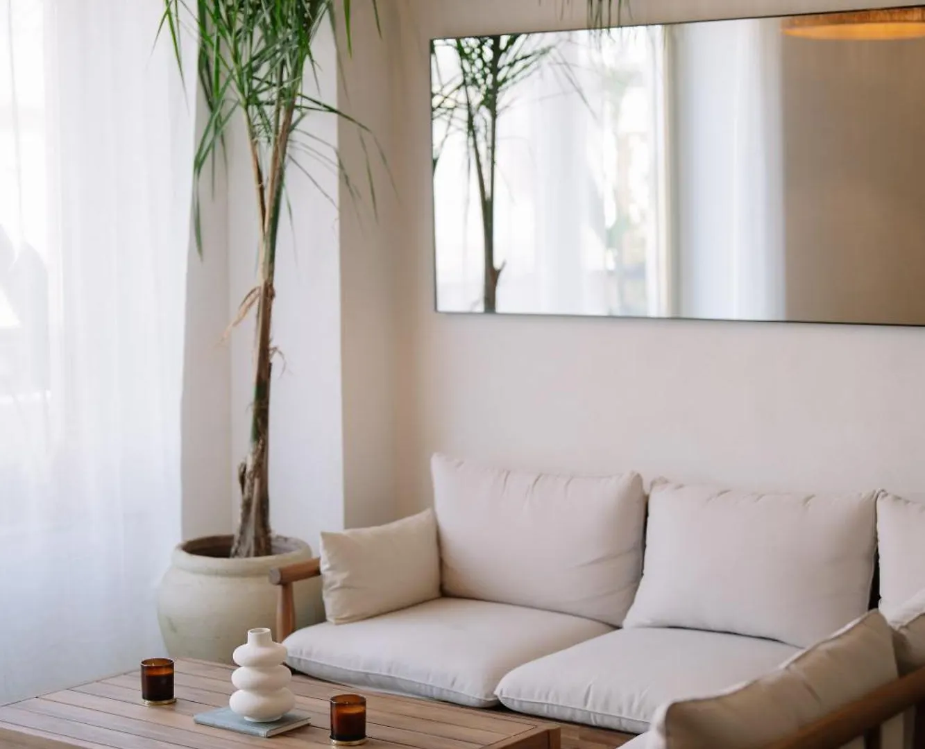 Taga Suites CTA
